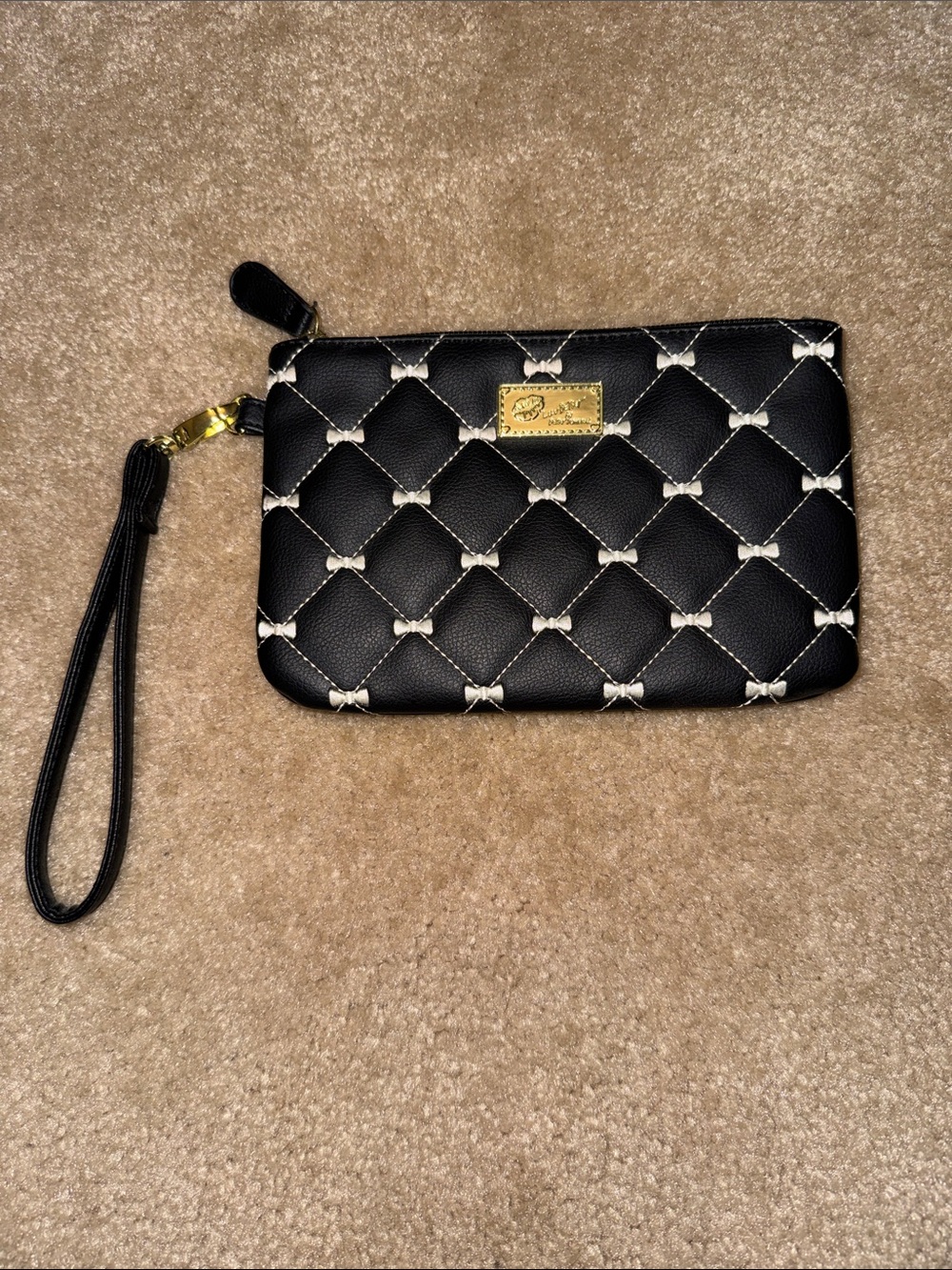 Betsey Johnson quilted bow wristlet, Like New Condition
